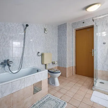 Amazing In With Kitchen *